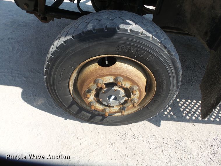 image for item DE8003 2009 Chevrolet C5500 bucket truck