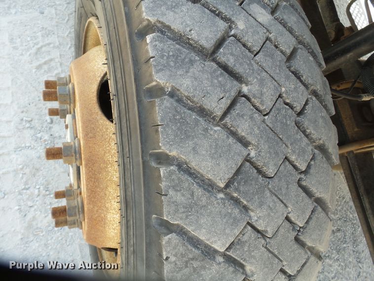 image for item DE8003 2009 Chevrolet C5500 bucket truck