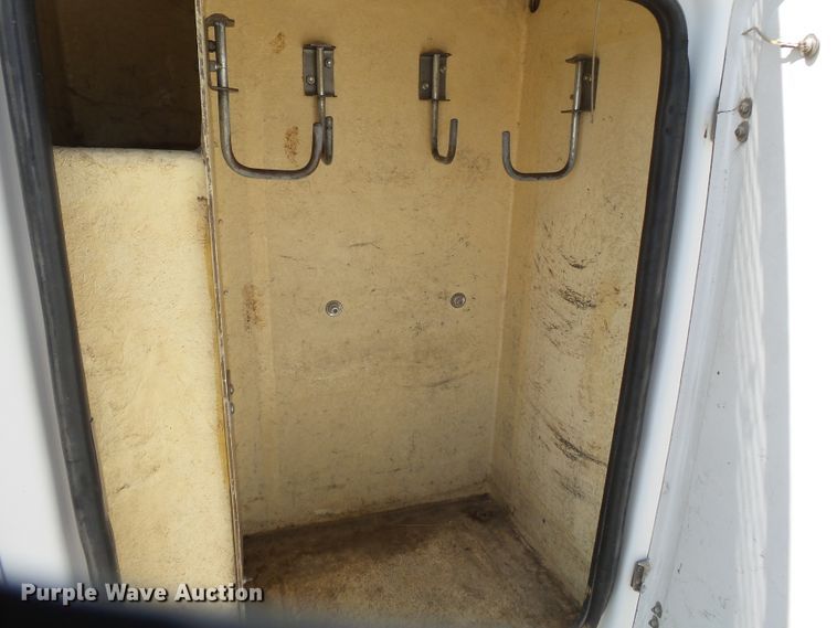 image for item DE8003 2009 Chevrolet C5500 bucket truck