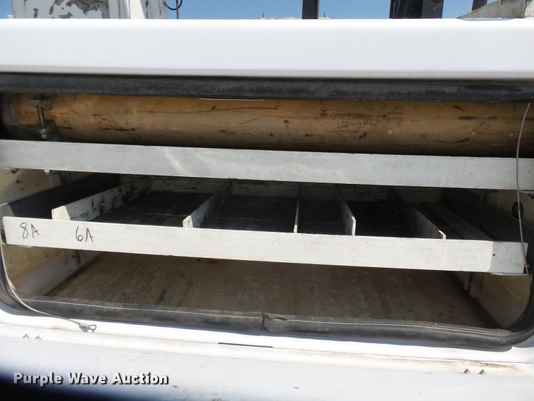 image for item DE8003 2009 Chevrolet C5500 bucket truck