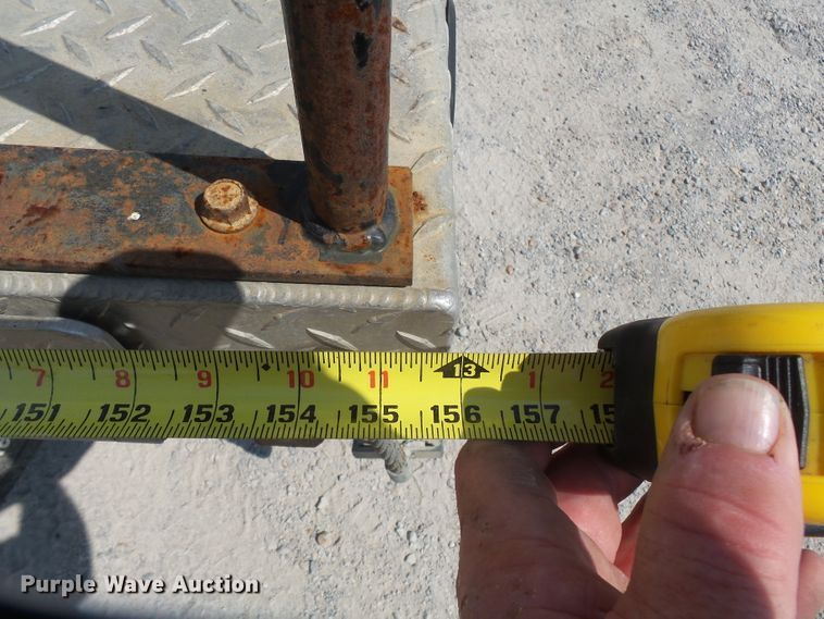 image for item DE8003 2009 Chevrolet C5500 bucket truck