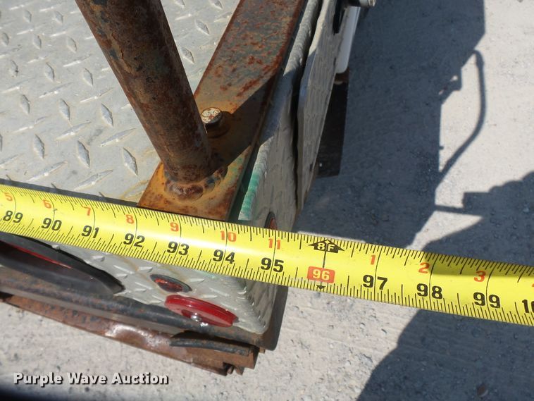 image for item DE8003 2009 Chevrolet C5500 bucket truck