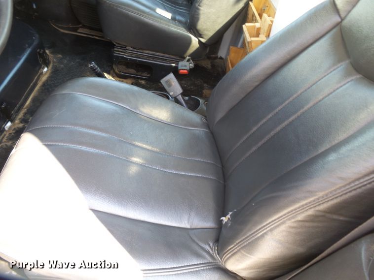 image for item DE8003 2009 Chevrolet C5500 bucket truck