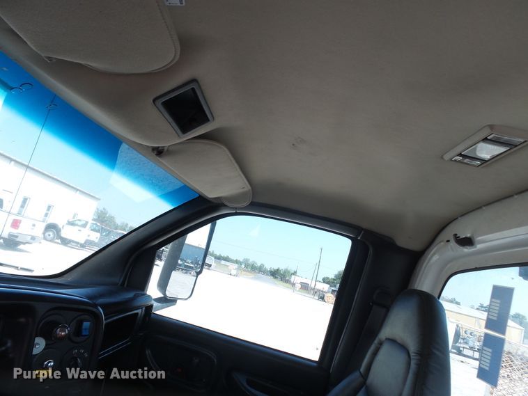 image for item DE8003 2009 Chevrolet C5500 bucket truck