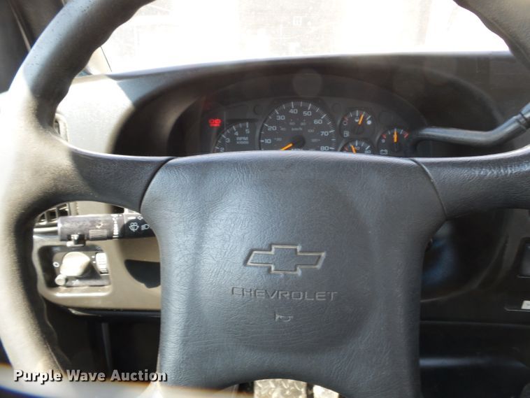 image for item DE8003 2009 Chevrolet C5500 bucket truck