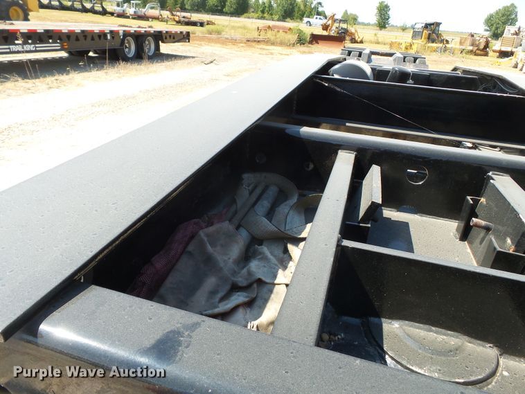 image for item DE8005 1999 Eager Beaver 50GSL/3 lowboy equipment trailer