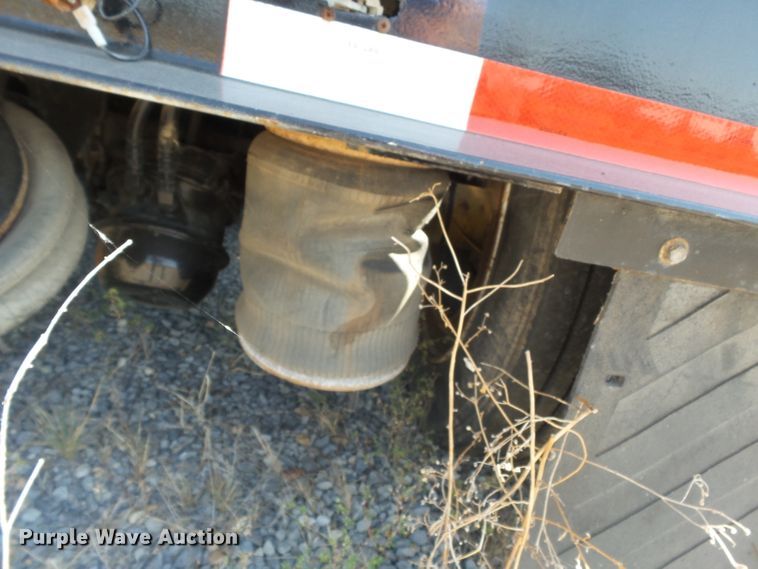 image for item DE8005 1999 Eager Beaver 50GSL/3 lowboy equipment trailer