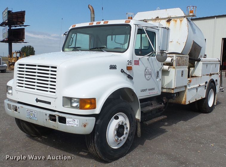 image for item DE8007 2000 International 4900 sewer rodder truck