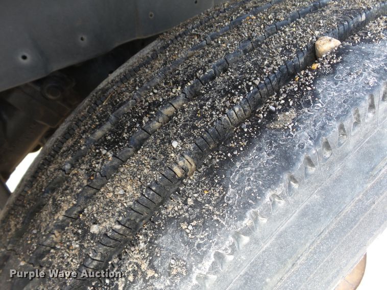 image for item DE8007 2000 International 4900 sewer rodder truck