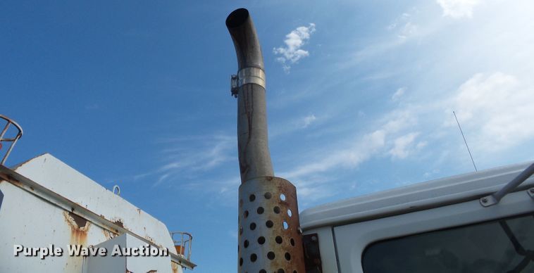 image for item DE8007 2000 International 4900 sewer rodder truck