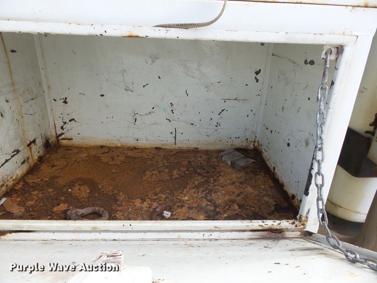 image for item DE8007 2000 International 4900 sewer rodder truck