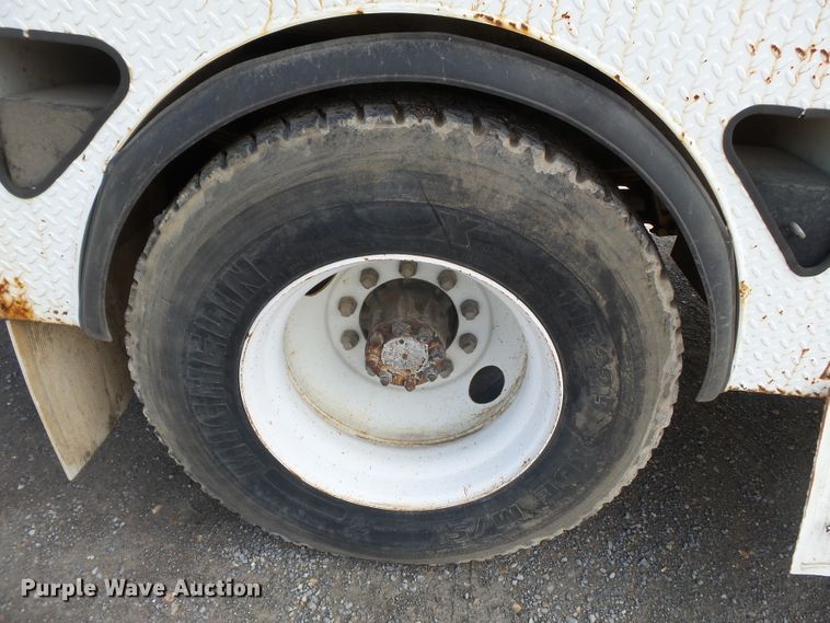 image for item DE8007 2000 International 4900 sewer rodder truck