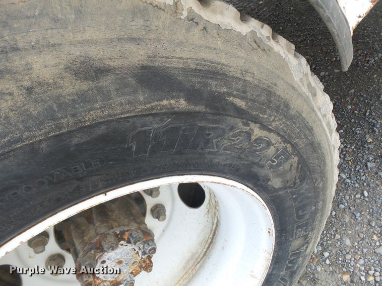 image for item DE8007 2000 International 4900 sewer rodder truck