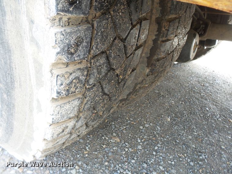 image for item DE8007 2000 International 4900 sewer rodder truck