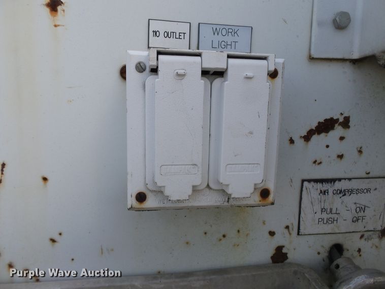 image for item DE8007 2000 International 4900 sewer rodder truck