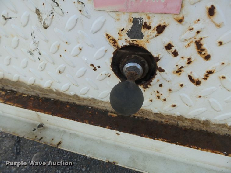 image for item DE8007 2000 International 4900 sewer rodder truck