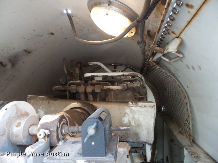 image for item DE8007 2000 International 4900 sewer rodder truck