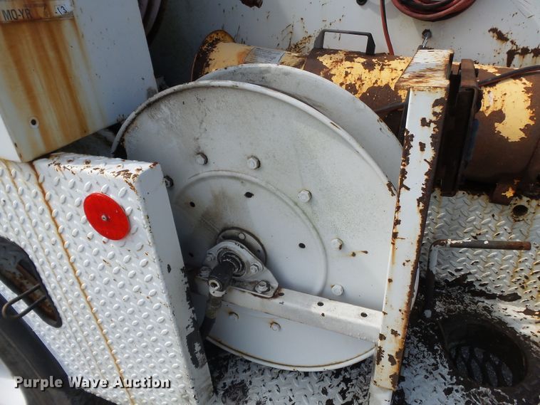 image for item DE8007 2000 International 4900 sewer rodder truck