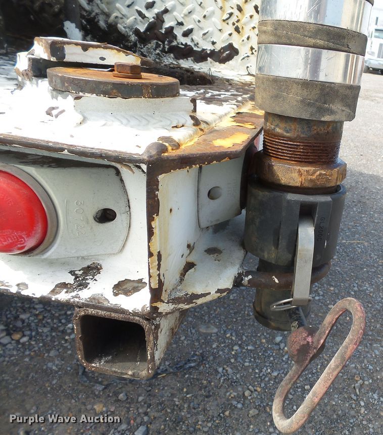 image for item DE8007 2000 International 4900 sewer rodder truck