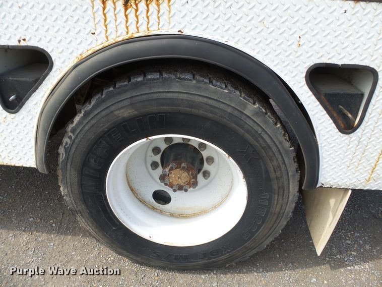 image for item DE8007 2000 International 4900 sewer rodder truck