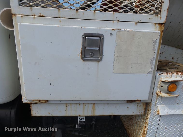 image for item DE8007 2000 International 4900 sewer rodder truck