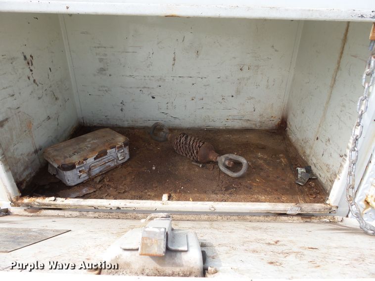 image for item DE8007 2000 International 4900 sewer rodder truck