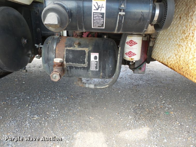 image for item DE8007 2000 International 4900 sewer rodder truck