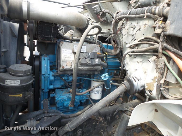 image for item DE8007 2000 International 4900 sewer rodder truck