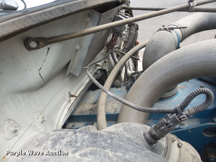 image for item DE8007 2000 International 4900 sewer rodder truck