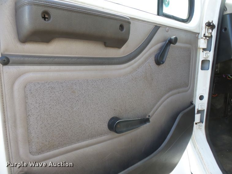 image for item DE8007 2000 International 4900 sewer rodder truck