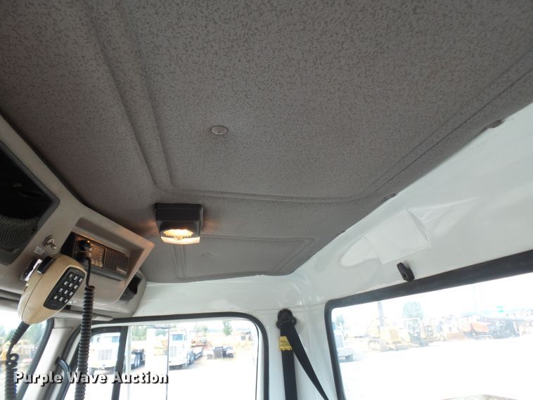 image for item DE8007 2000 International 4900 sewer rodder truck