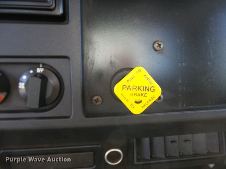 image for item DE8007 2000 International 4900 sewer rodder truck