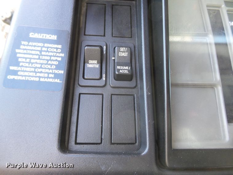 image for item DE8007 2000 International 4900 sewer rodder truck