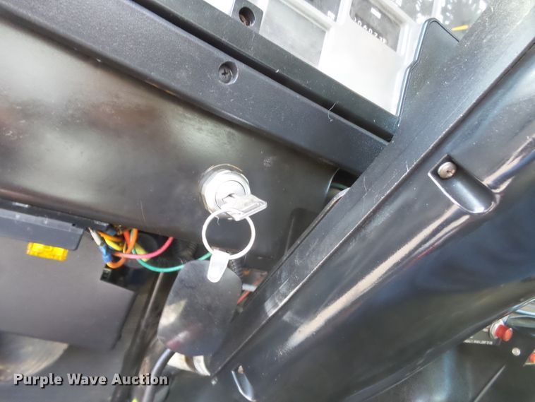 image for item DE8007 2000 International 4900 sewer rodder truck