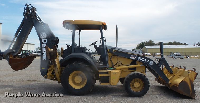 image for item DE8009 2007 John Deere 310SJ backhoe
