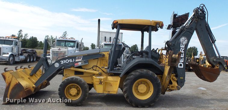 image for item DE8009 2007 John Deere 310SJ backhoe