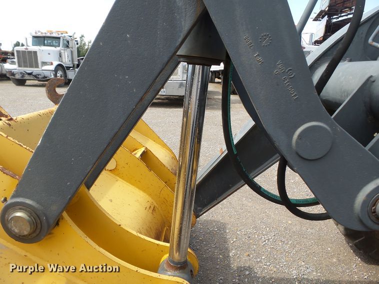 image for item DE8009 2007 John Deere 310SJ backhoe