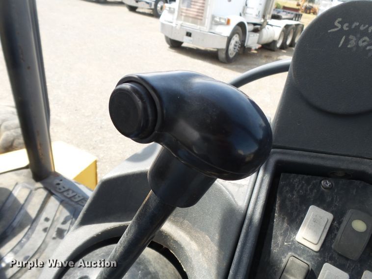 image for item DE8009 2007 John Deere 310SJ backhoe