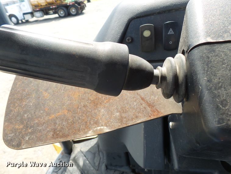 image for item DE8009 2007 John Deere 310SJ backhoe