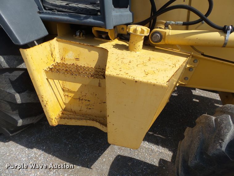 image for item DE8010 2005 John Deere 310SG backhoe