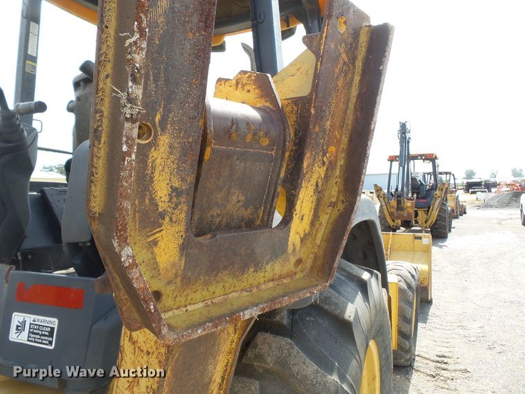 image for item DE8010 2005 John Deere 310SG backhoe