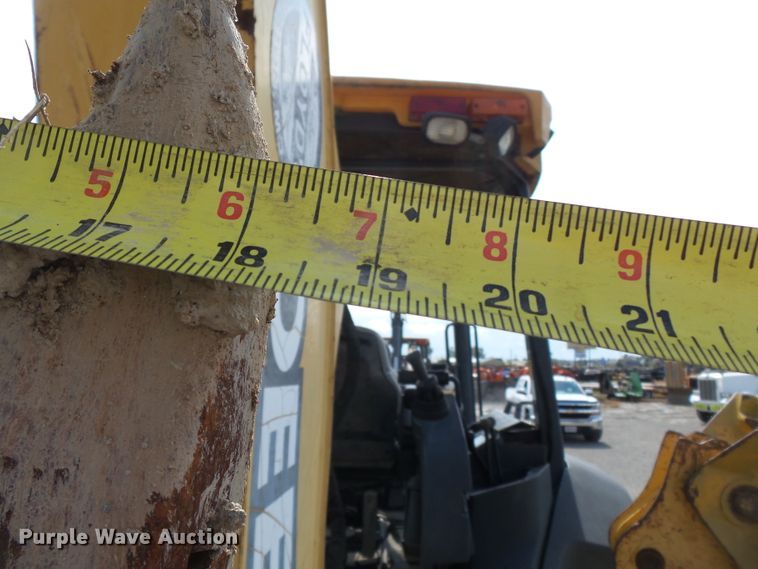 image for item DE8010 2005 John Deere 310SG backhoe