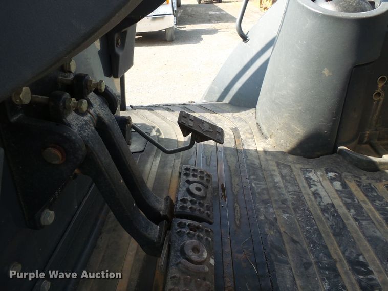 image for item DE8010 2005 John Deere 310SG backhoe