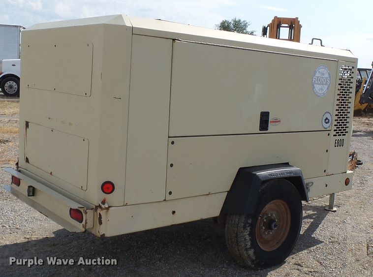 image for item DE8011 2005 Ingersoll Rand VHP400W1R air compressor