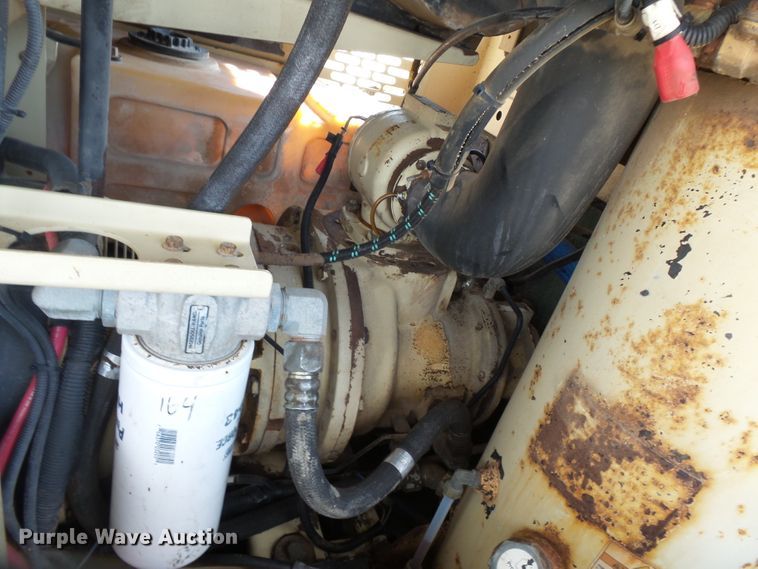 image for item DE8011 2005 Ingersoll Rand VHP400W1R air compressor