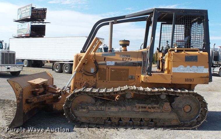 image for item DE8013 2005 Case 1150H LT dozer