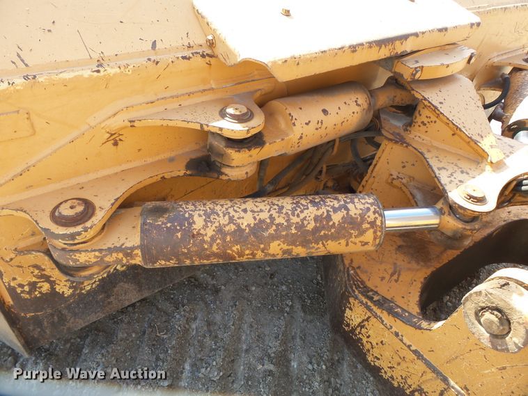 image for item DE8013 2005 Case 1150H LT dozer