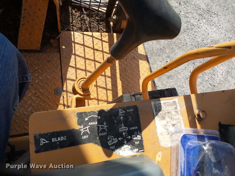 image for item DE8013 2005 Case 1150H LT dozer