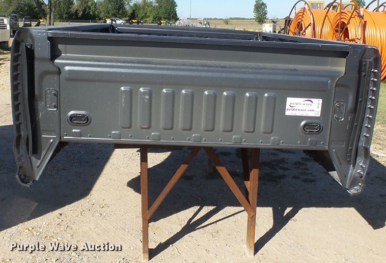 image for item DE8014 2019 Ford F350 pickup truck bed