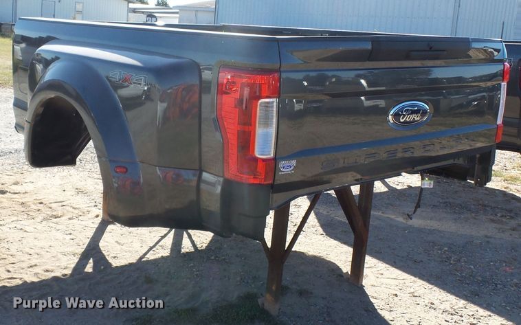 image for item DE8014 2019 Ford F350 pickup truck bed